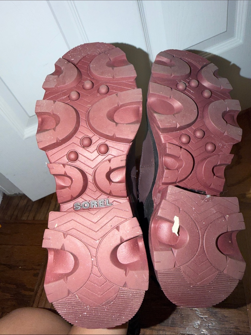 Sorel burgundy waterproof boots size 7 - Picture 5 of 8
